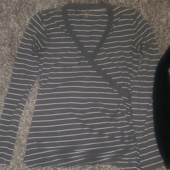 Size XS nursing clothes - Picture 2 of 3